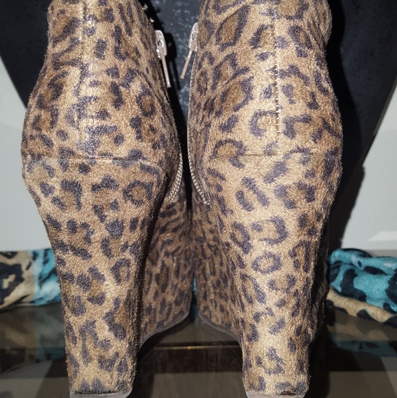 Shoes - Picture 5 of 6